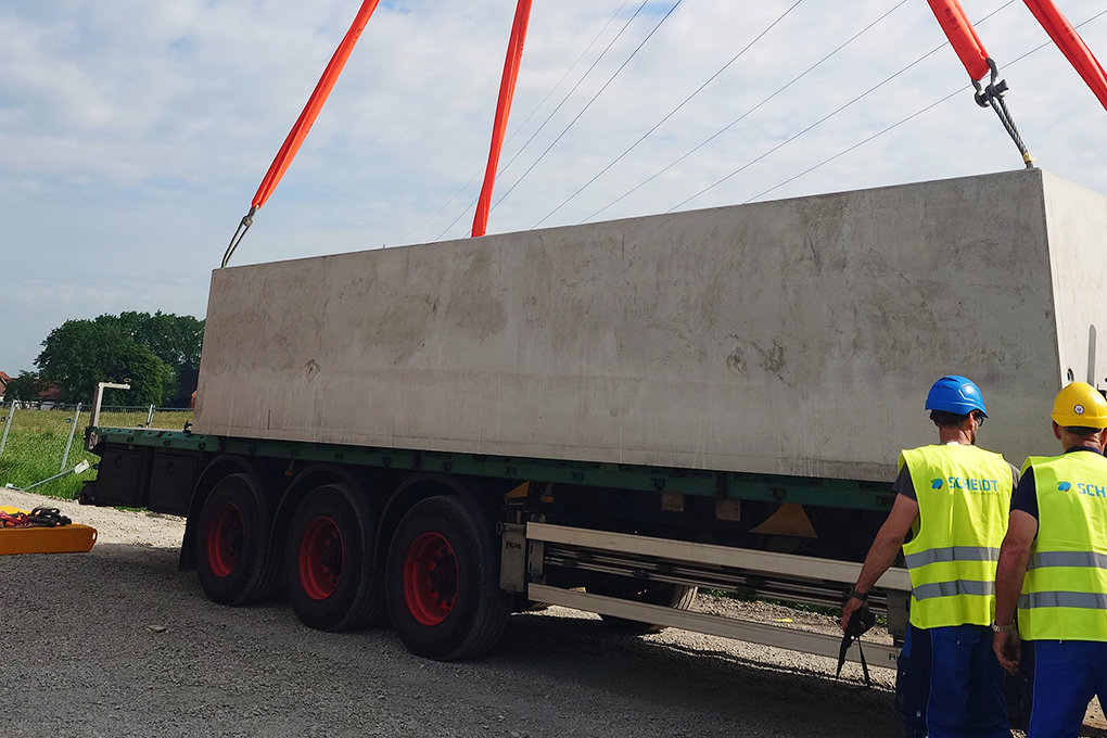 Service: We’re here for you! We take the time-consuming project work off your hands and help ease the workload on site.