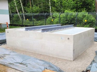 Auffangwanne aus Beton mit Betonabdeckung