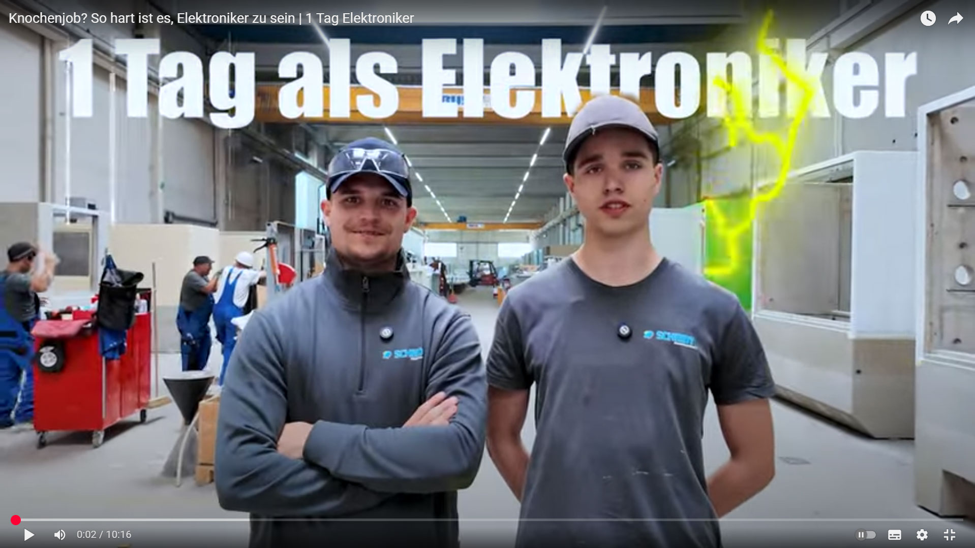 Jobfluencer Pascal arbeitet 1 Tag als Elektroniker bei Scheidt in Arnstadt