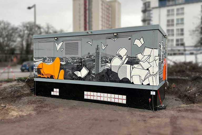 Beton-Trafostation mit Individueller Graffiti-Gestaltung